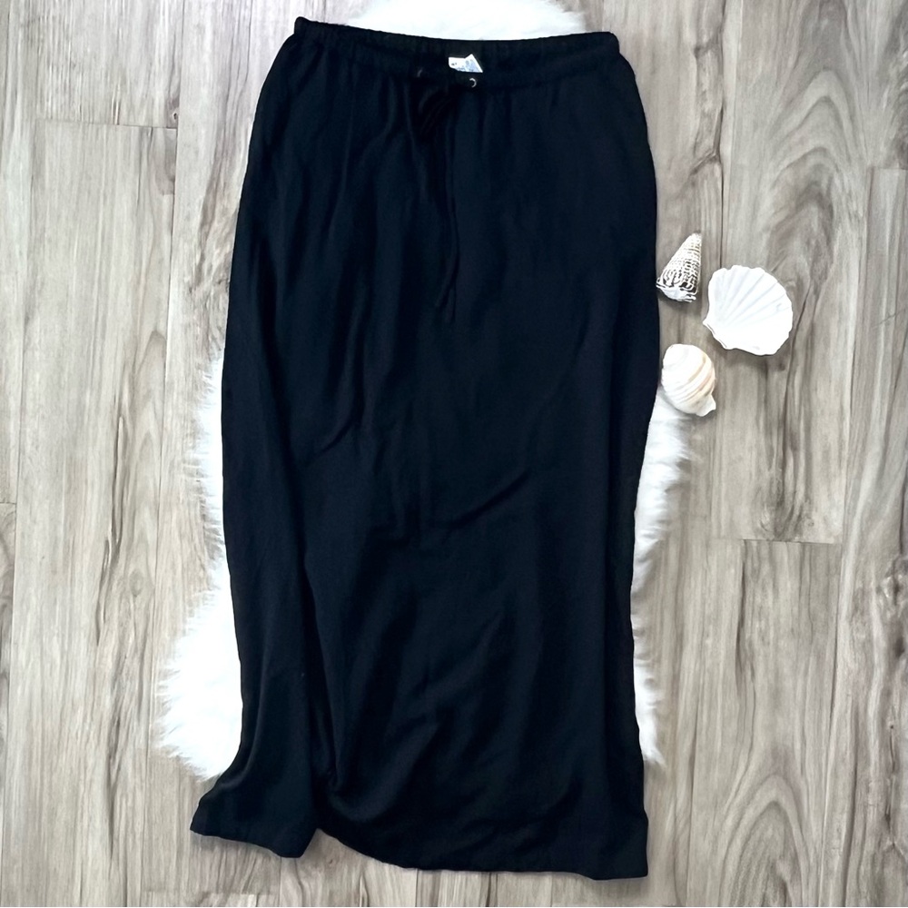 Melrose & Market black maxi skirt size medium